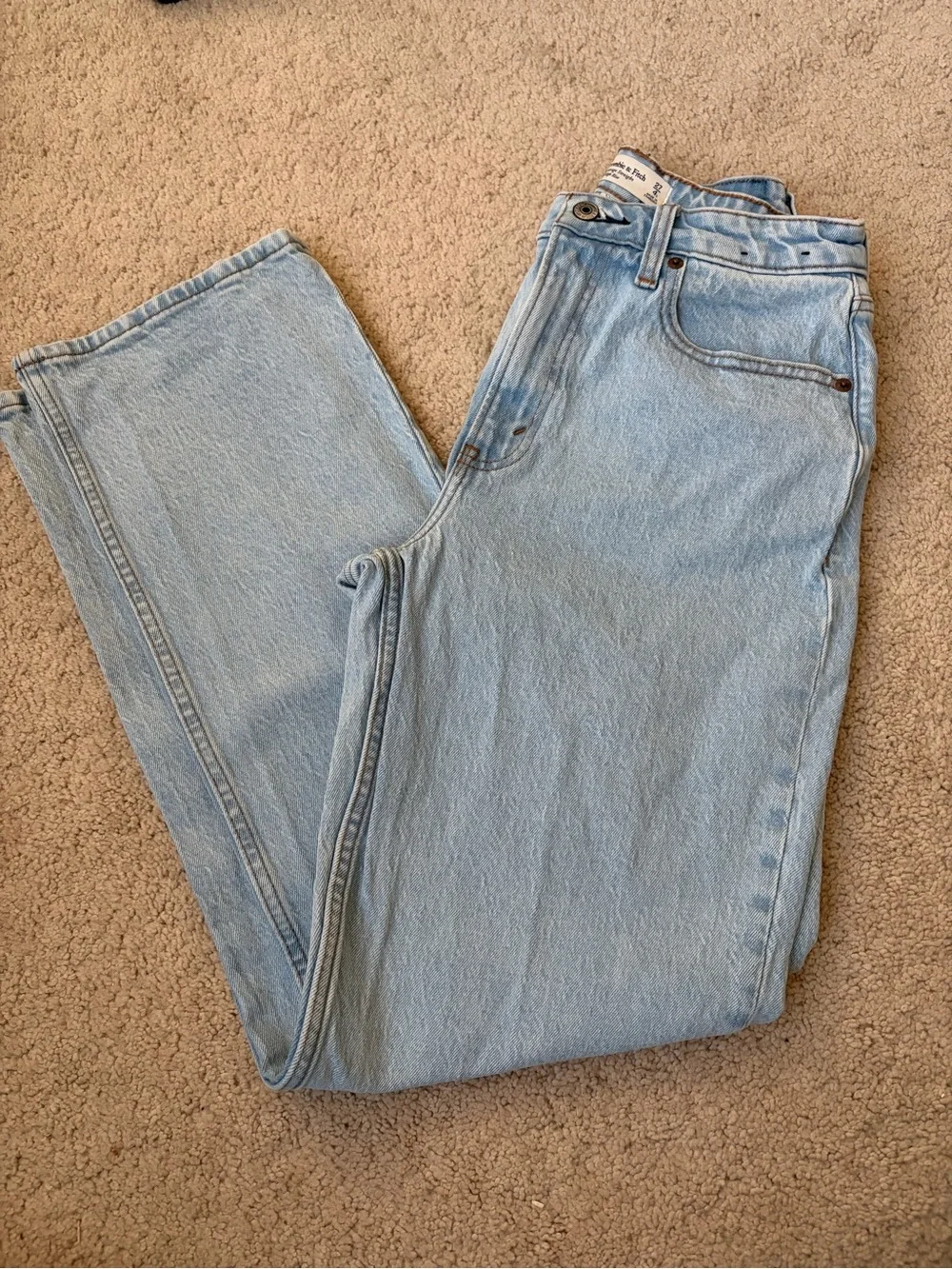 Abercrombie & Fitch The Vintage Straight
High Rise Jean - Curve Love- Light Wash - Picture 2 of 5
